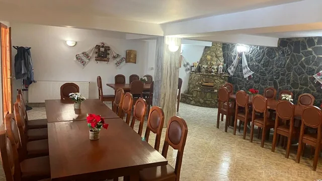 Sala de mese a cabanei